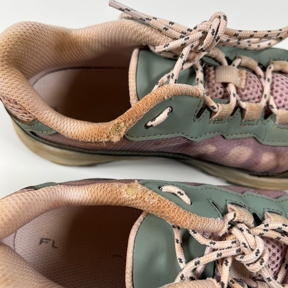 Merrell Girls Hiking shoes size 4 - Picture 3 of 8